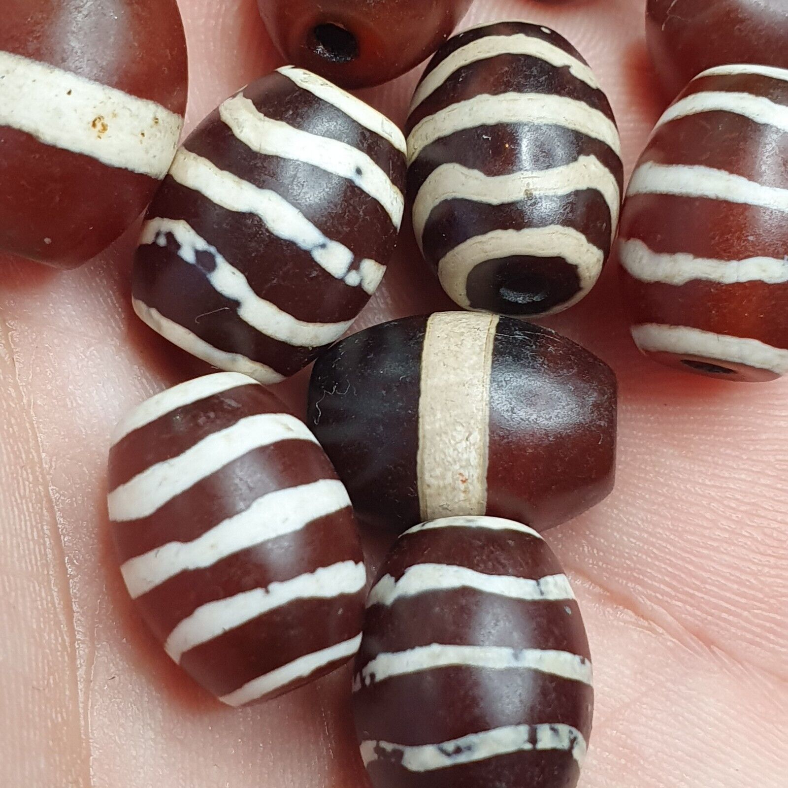 BEAUTIFUL LOT Vintage Old Himalayan Indo Tibetan Etched Agate Beads lot 10 Beads