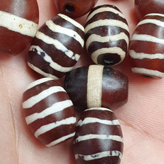 BEAUTIFUL LOT Vintage Old Himalayan Indo Tibetan Etched Agate Beads lot 10 Beads