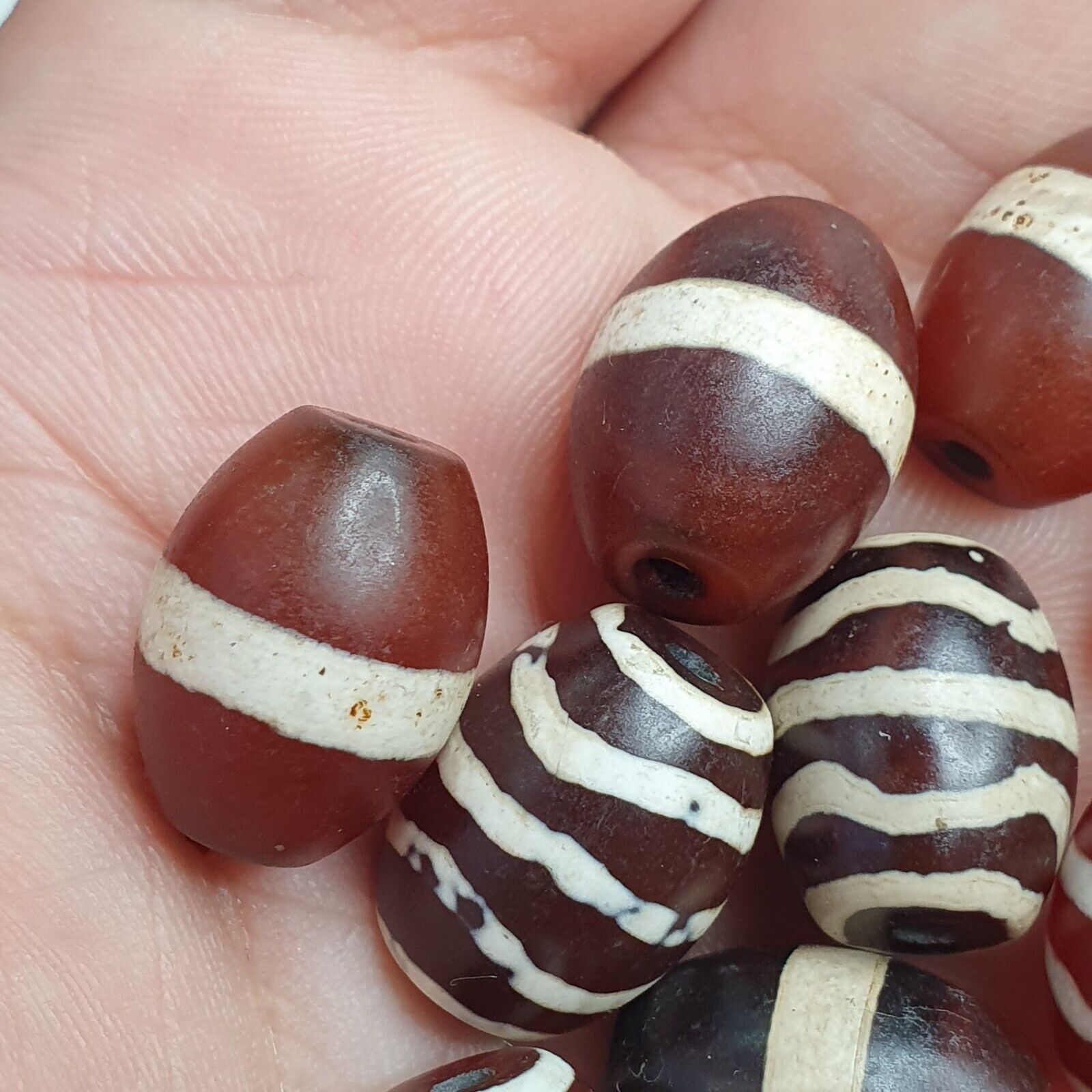 BEAUTIFUL LOT Vintage Old Himalayan Indo Tibetan Etched Agate Beads lot 10 Beads
