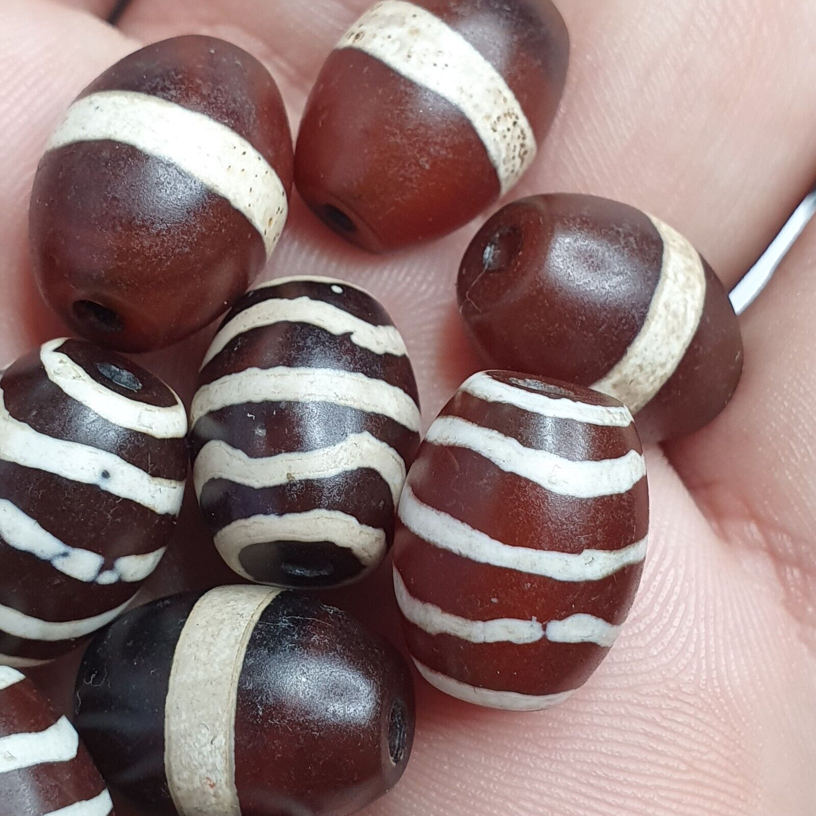 BEAUTIFUL LOT Vintage Old Himalayan Indo Tibetan Etched Agate Beads lot 10 Beads