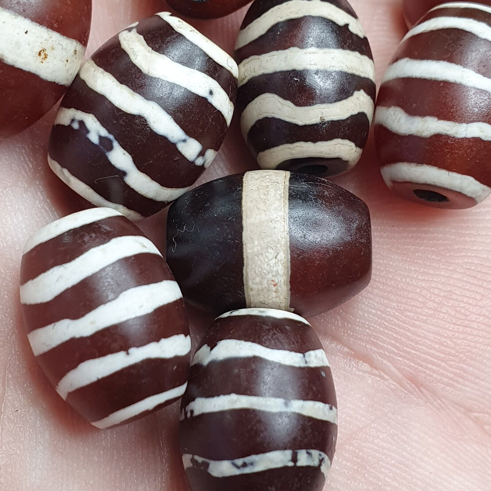 BEAUTIFUL LOT Vintage Old Himalayan Indo Tibetan Etched Agate Beads lot 10 Beads
