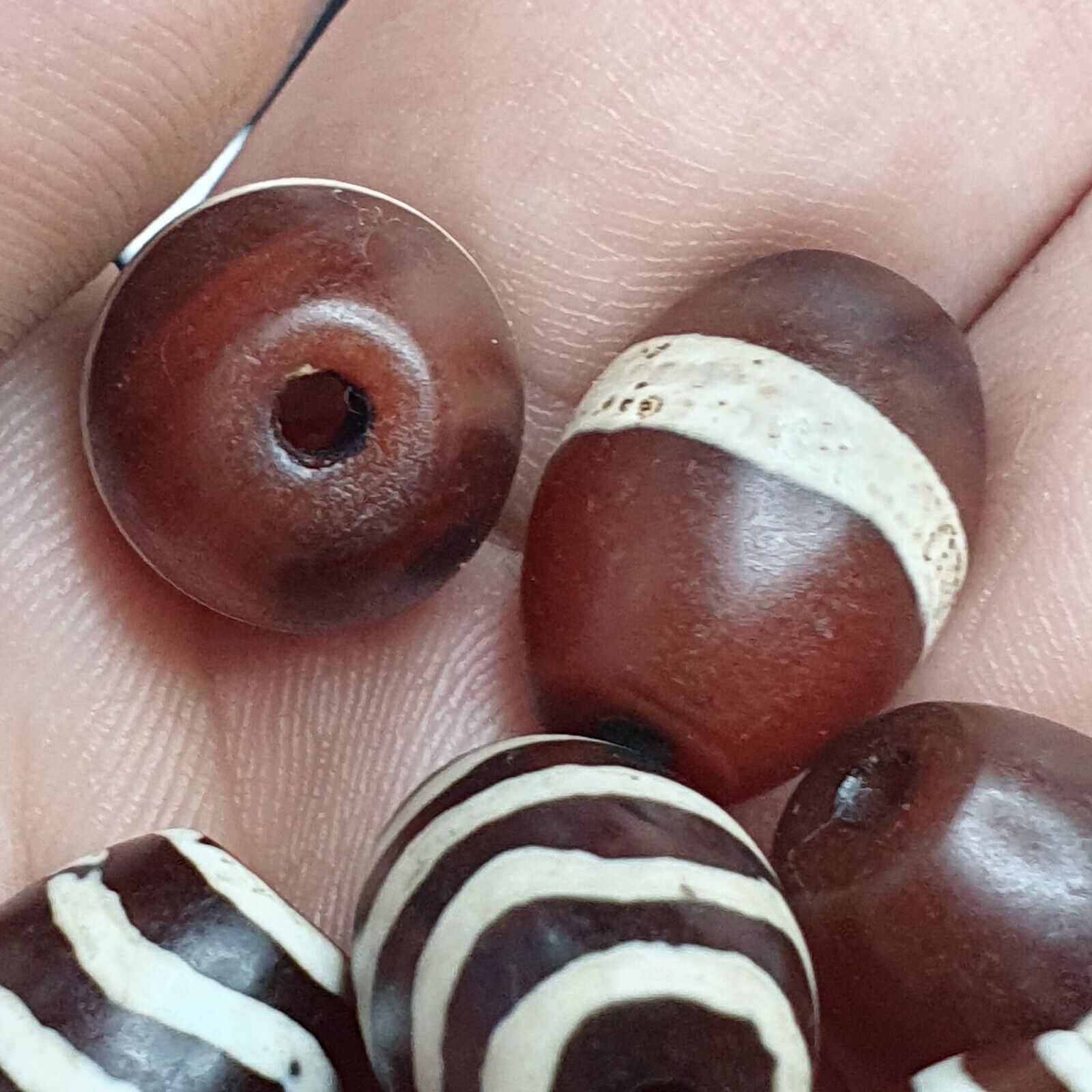 BEAUTIFUL LOT Vintage Old Himalayan Indo Tibetan Etched Agate Beads lot 10 Beads