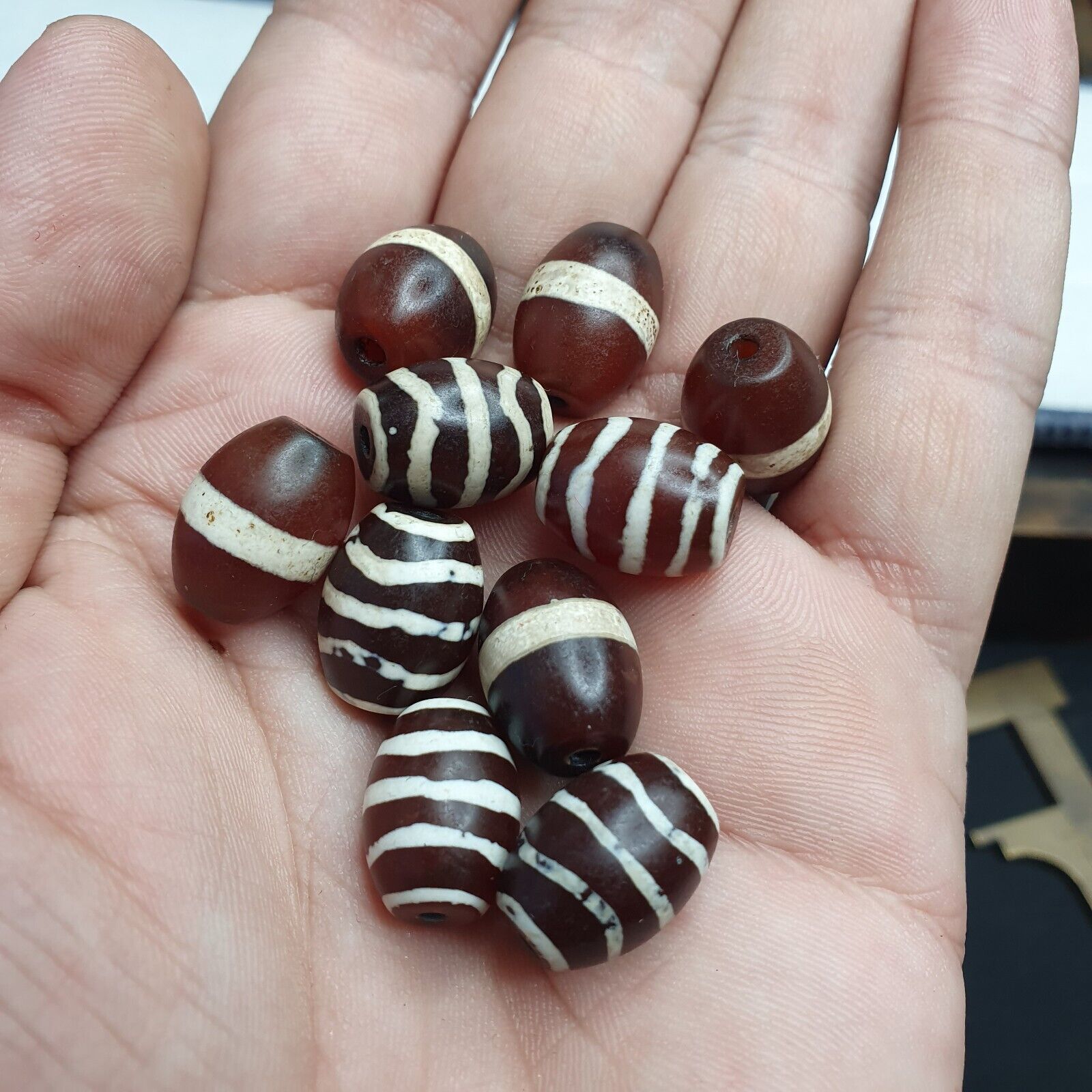 BEAUTIFUL LOT Vintage Old Himalayan Indo Tibetan Etched Agate Beads lot 10 Beads