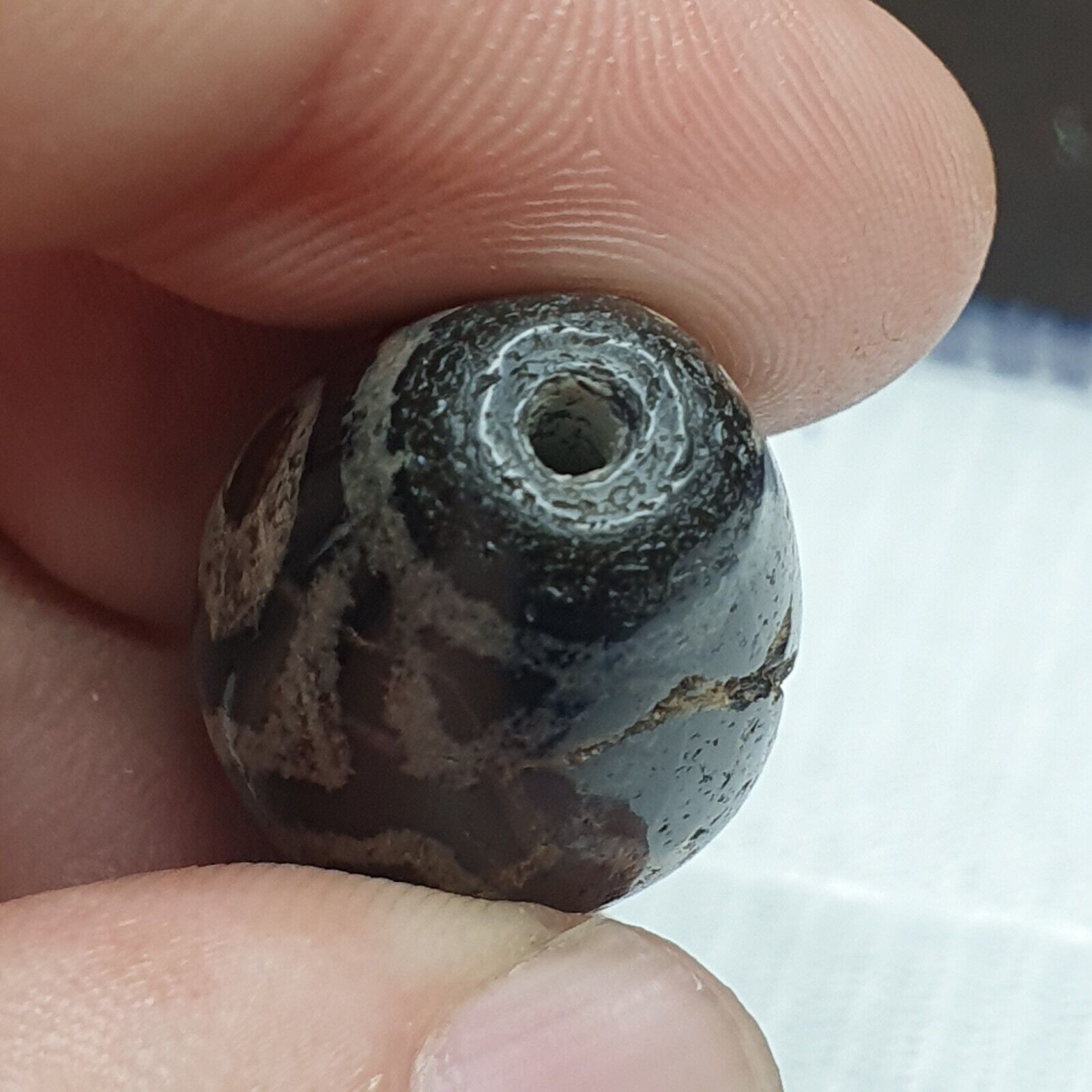 Vintage Old Himalayan Indo Tibetan Etched Agate Beads lot 2 Pieces
