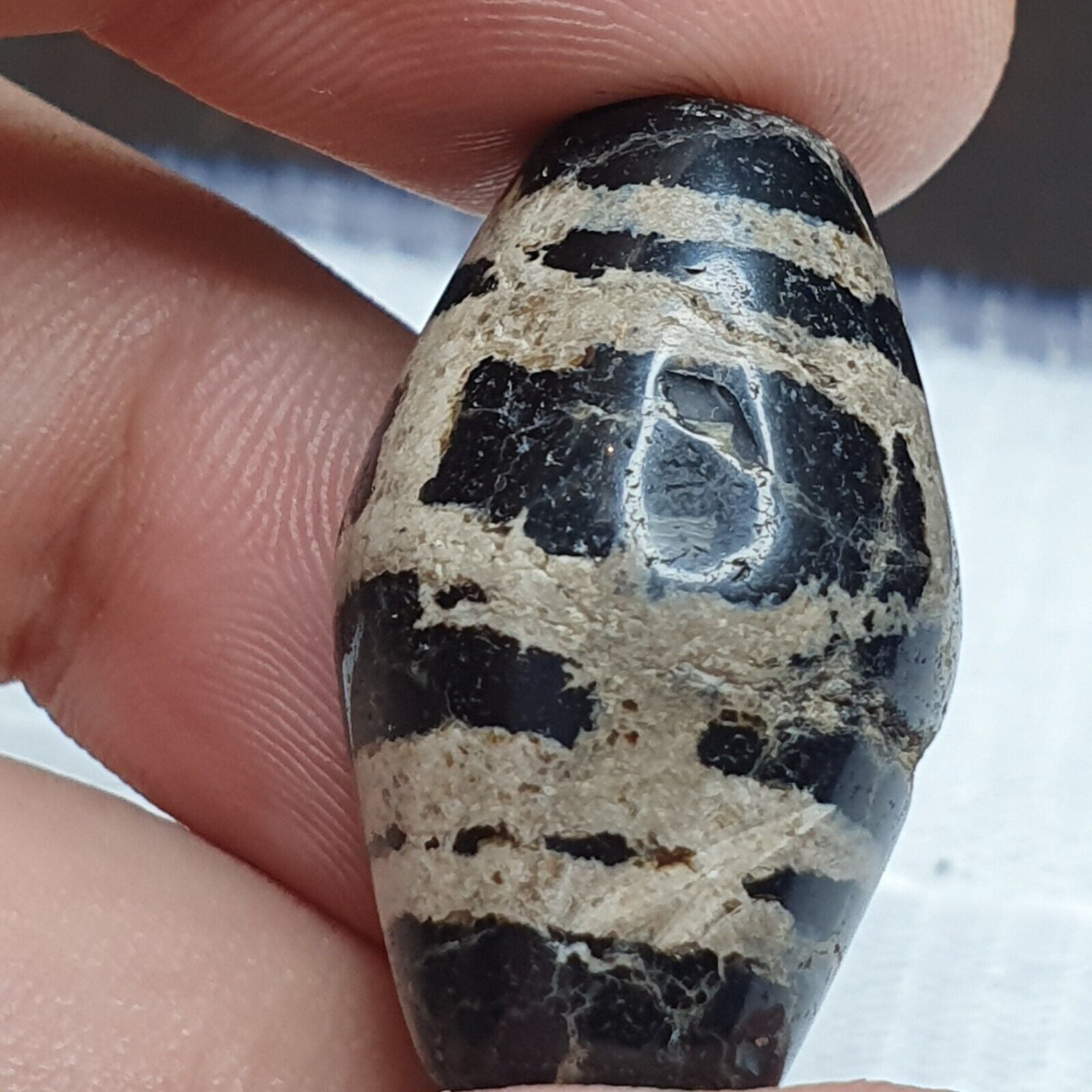 Vintage Old Himalayan Indo Tibetan Etched Agate Beads lot 2 Pieces