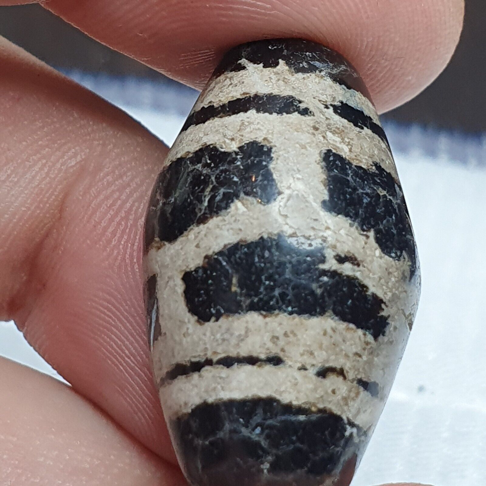 Vintage Old Himalayan Indo Tibetan Etched Agate Beads lot 2 Pieces