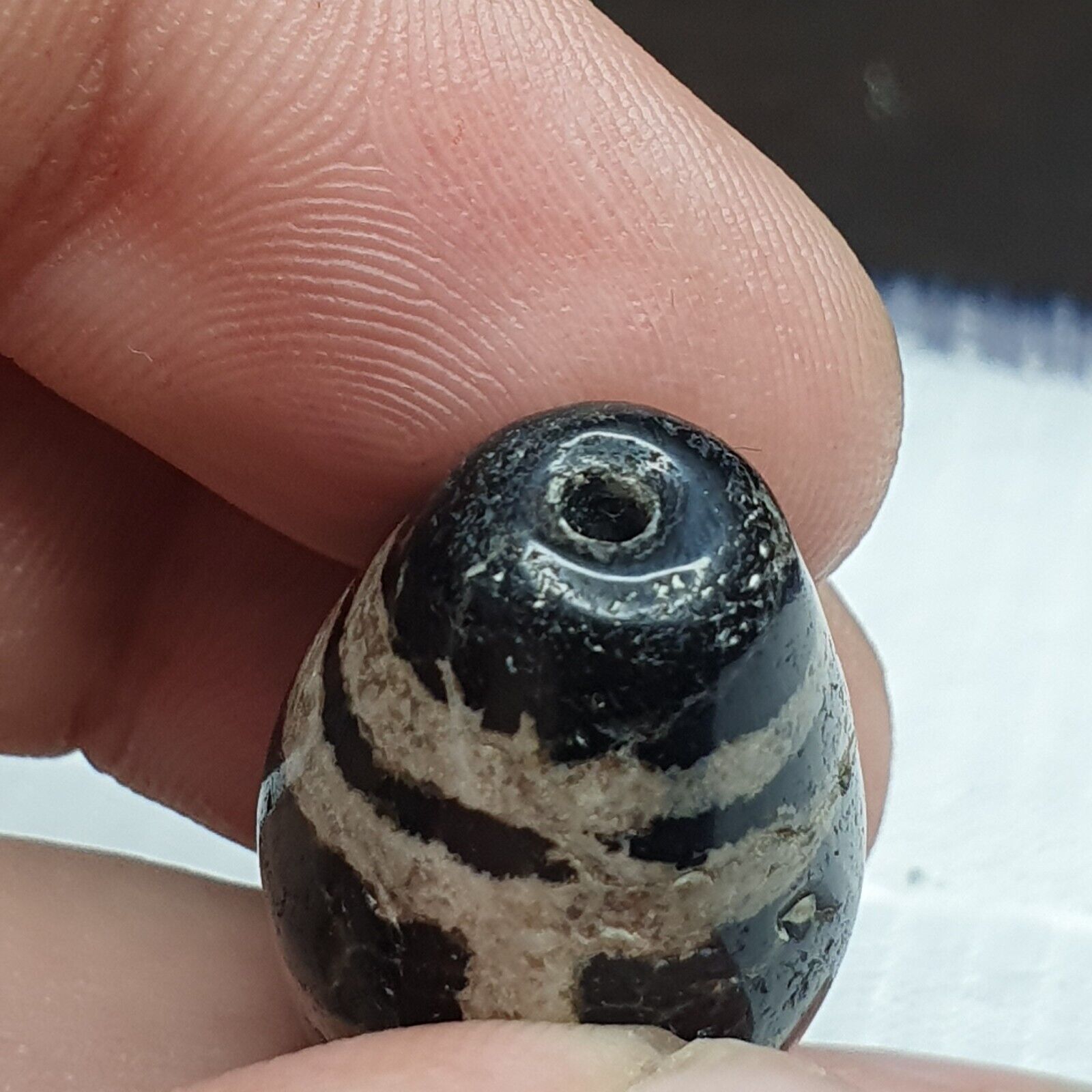 Vintage Old Himalayan Indo Tibetan Etched Agate Beads lot 2 Pieces