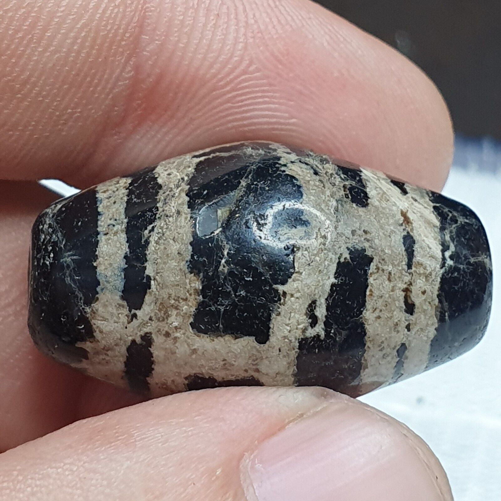 Vintage Old Himalayan Indo Tibetan Etched Agate Beads lot 2 Pieces