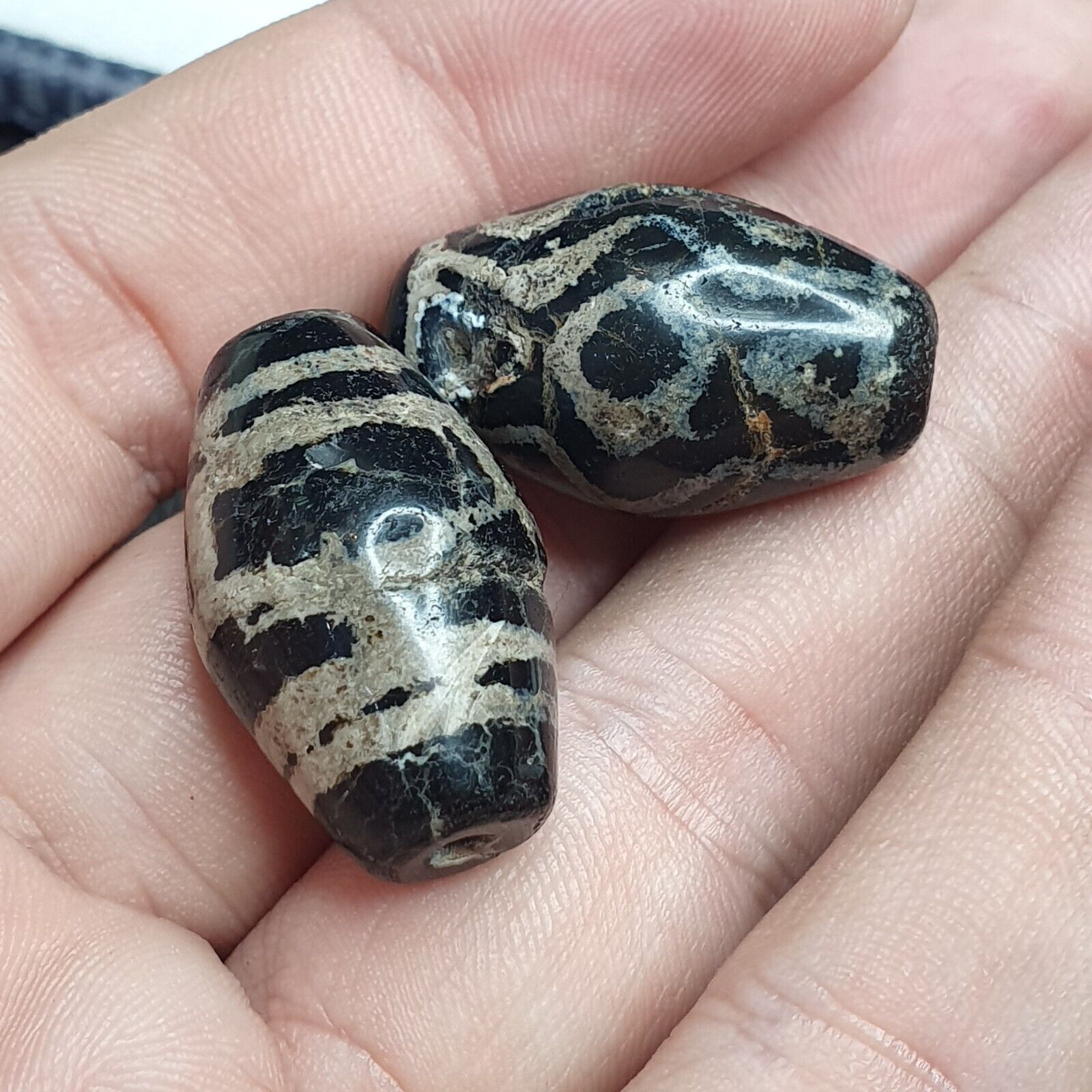 Vintage Old Himalayan Indo Tibetan Etched Agate Beads lot 2 Pieces