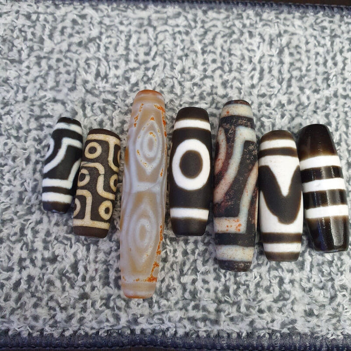 Lot 7 Beads Himalayan Indo Tibetan Eyes Beads Unique Patterns Dzi Amulet Beads