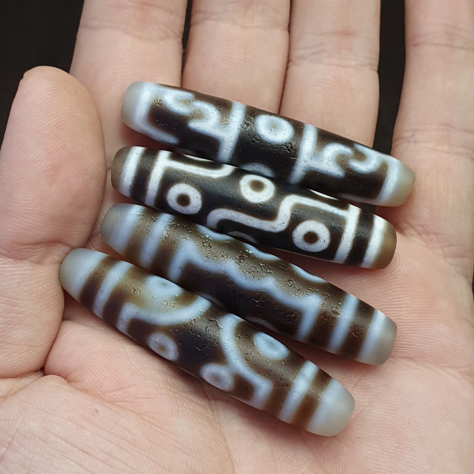 LOT 12 beads Himalayan Indo Tibetan Eyes Beads unique Patterns Dzi Amulet Beads