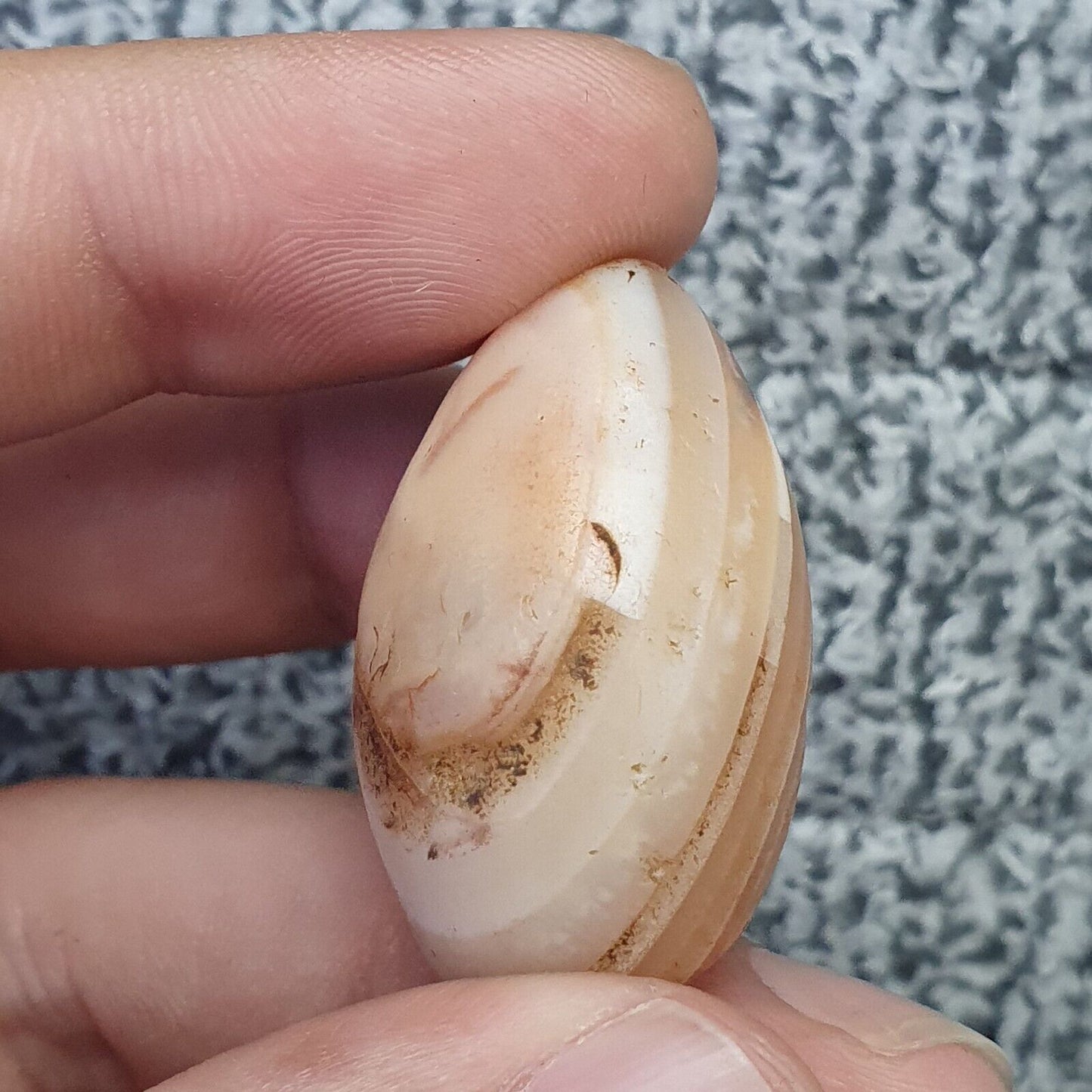 Antikes altes nahöstliches altes Achat-Stein-Amulett mit Augenperle