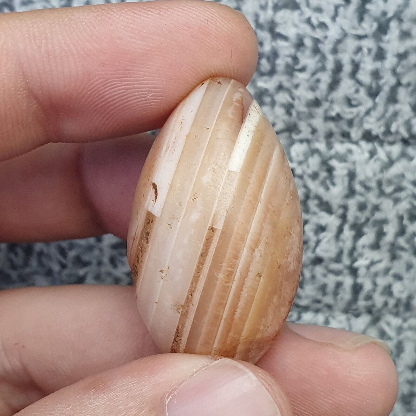 Antikes altes nahöstliches altes Achat-Stein-Amulett mit Augenperle