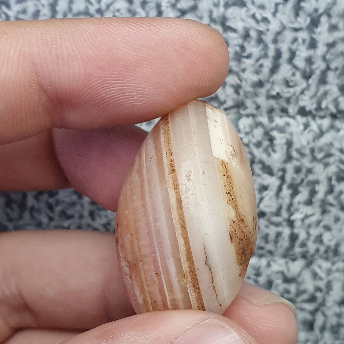 Antikes altes nahöstliches altes Achat-Stein-Amulett mit Augenperle