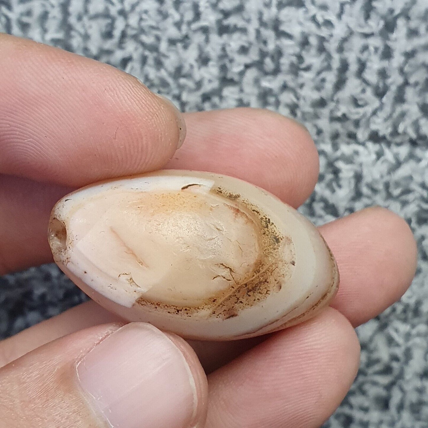 Antikes altes nahöstliches altes Achat-Stein-Amulett mit Augenperle