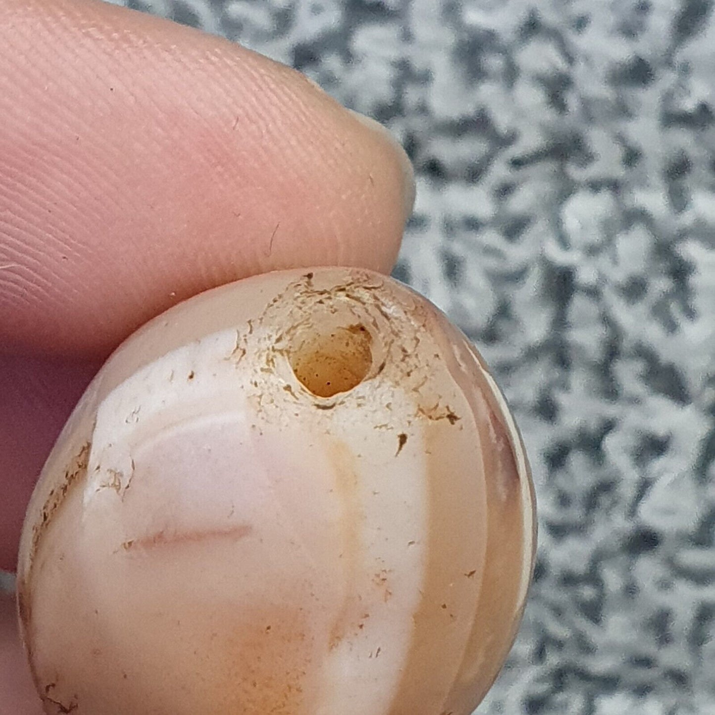 Antikes altes nahöstliches altes Achat-Stein-Amulett mit Augenperle