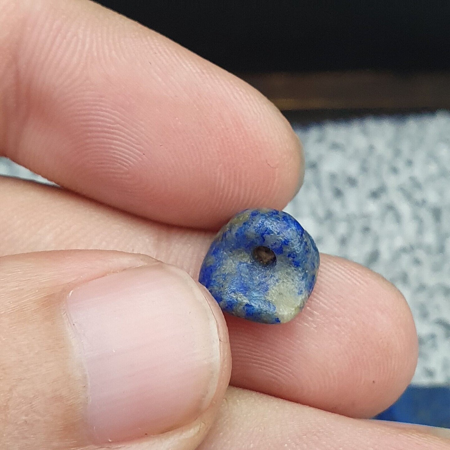 古老的天然近東青金石石珠批量
