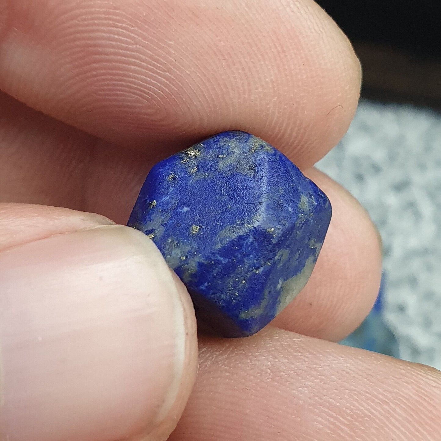 古老的天然近東青金石石珠批量