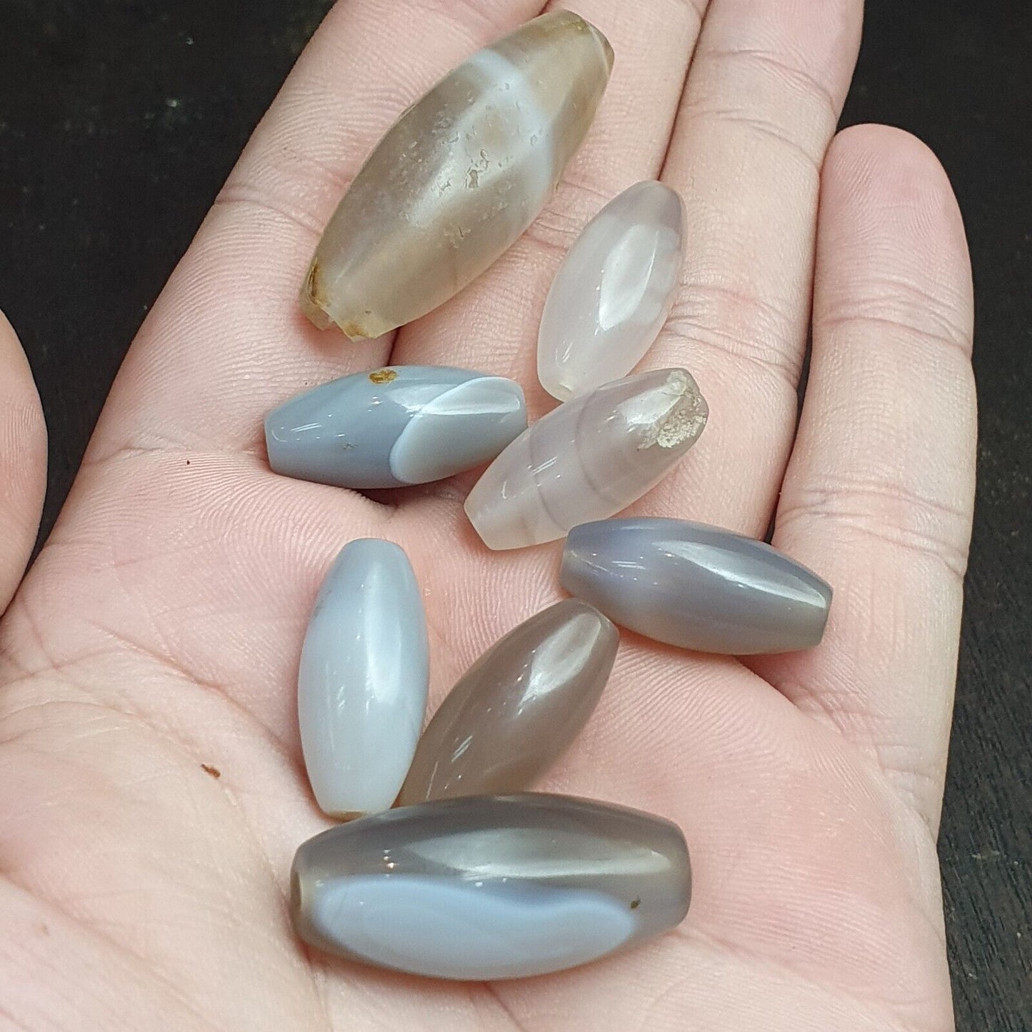 Lot 8 alte antike persische Himalaya-graublaue Achatperlen