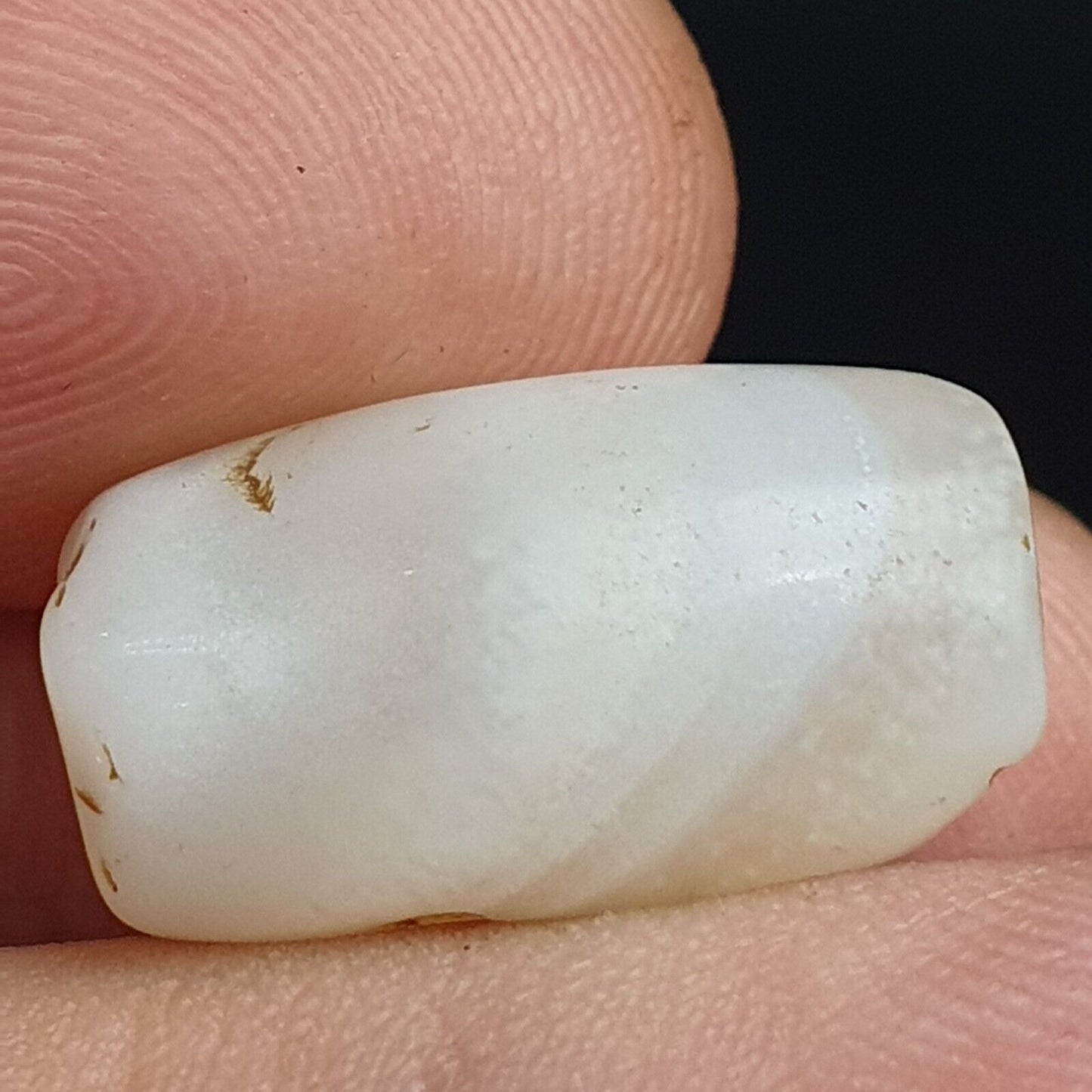 Antikes altes altjemenitisches Perlenamulett aus weißem Achat aus dem Nahen Osten