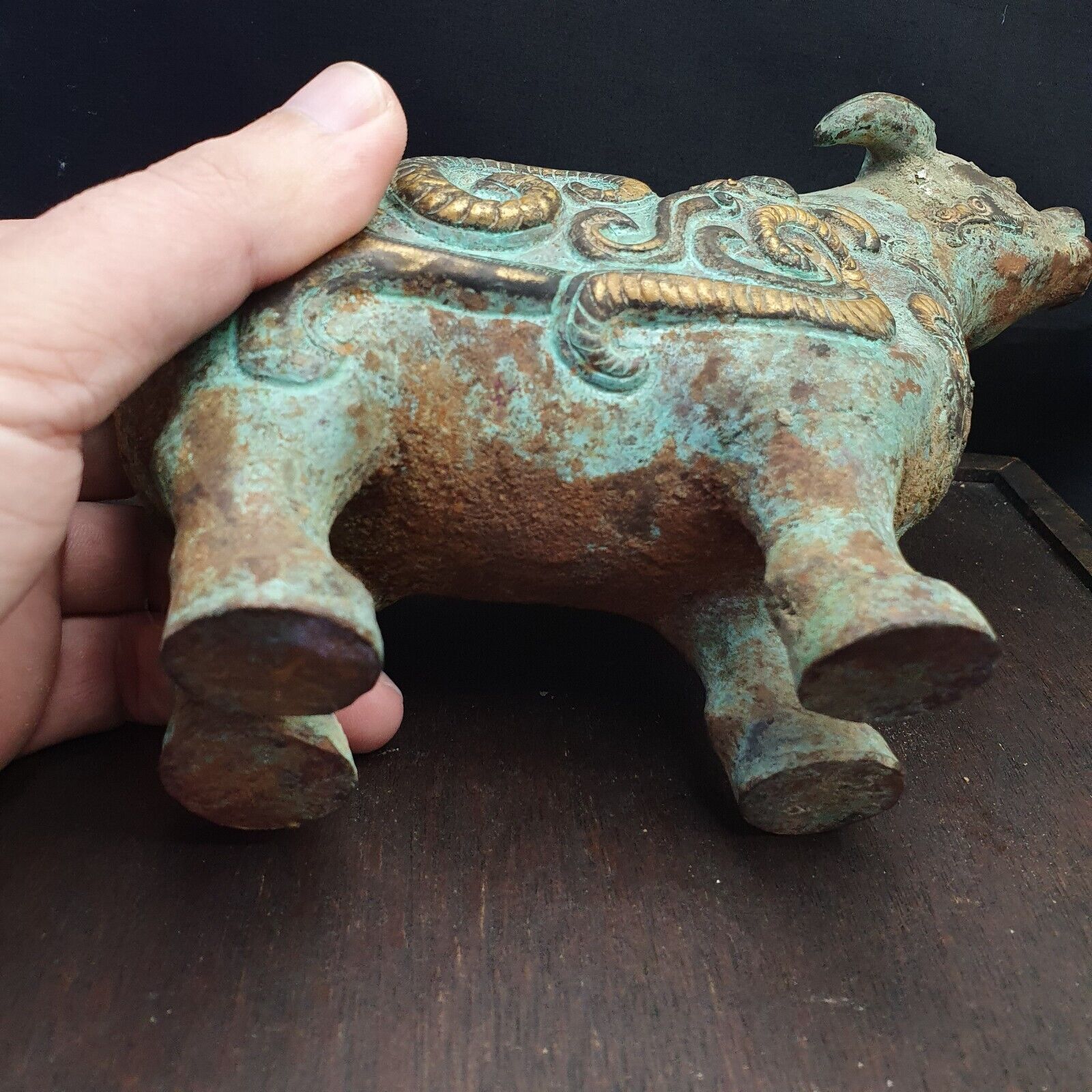 Antique Chinese civilization bronze Brass cow figure Rare find Mystical Figures