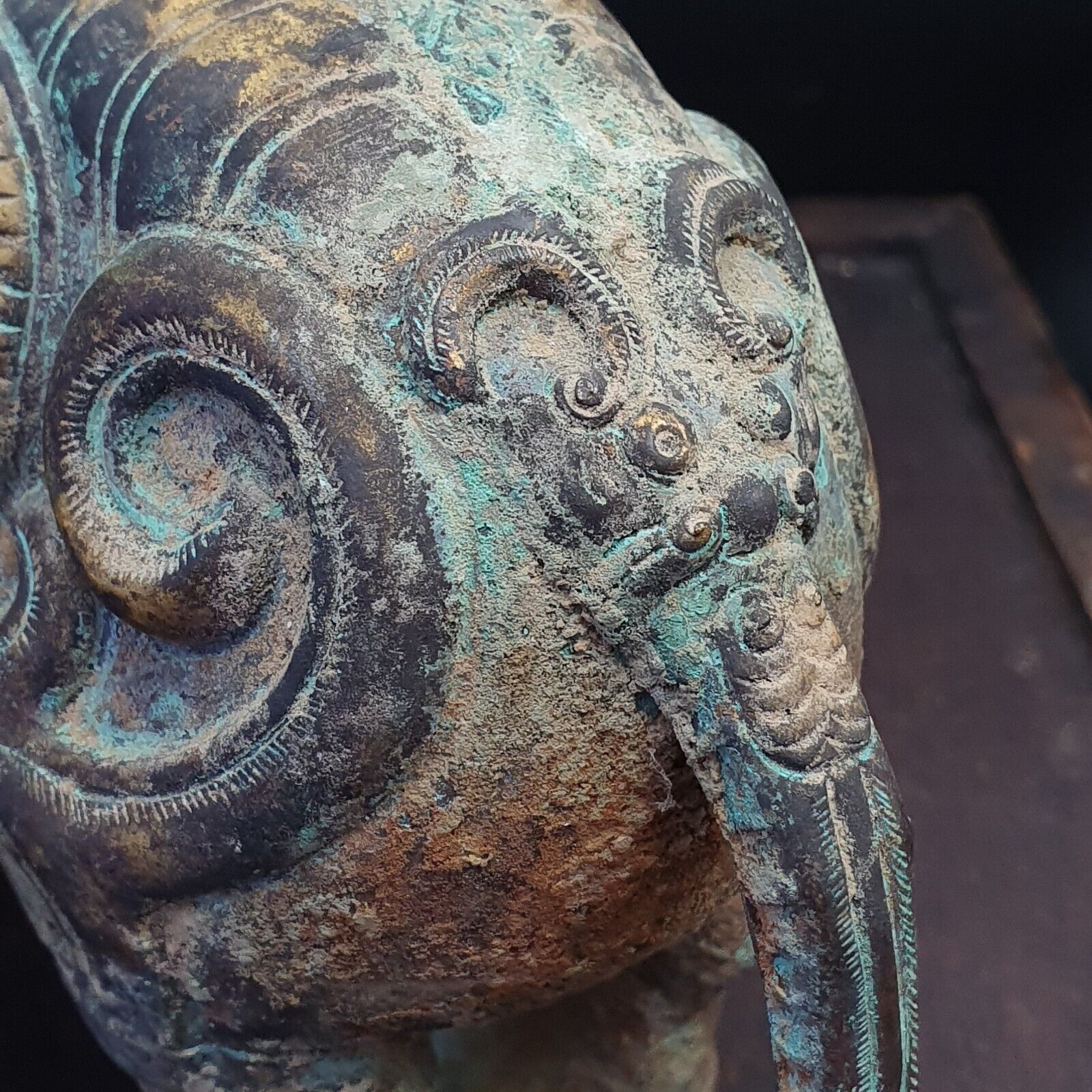 Antique Chinese civilization bronze Brass cow figure Rare find Mystical Figures