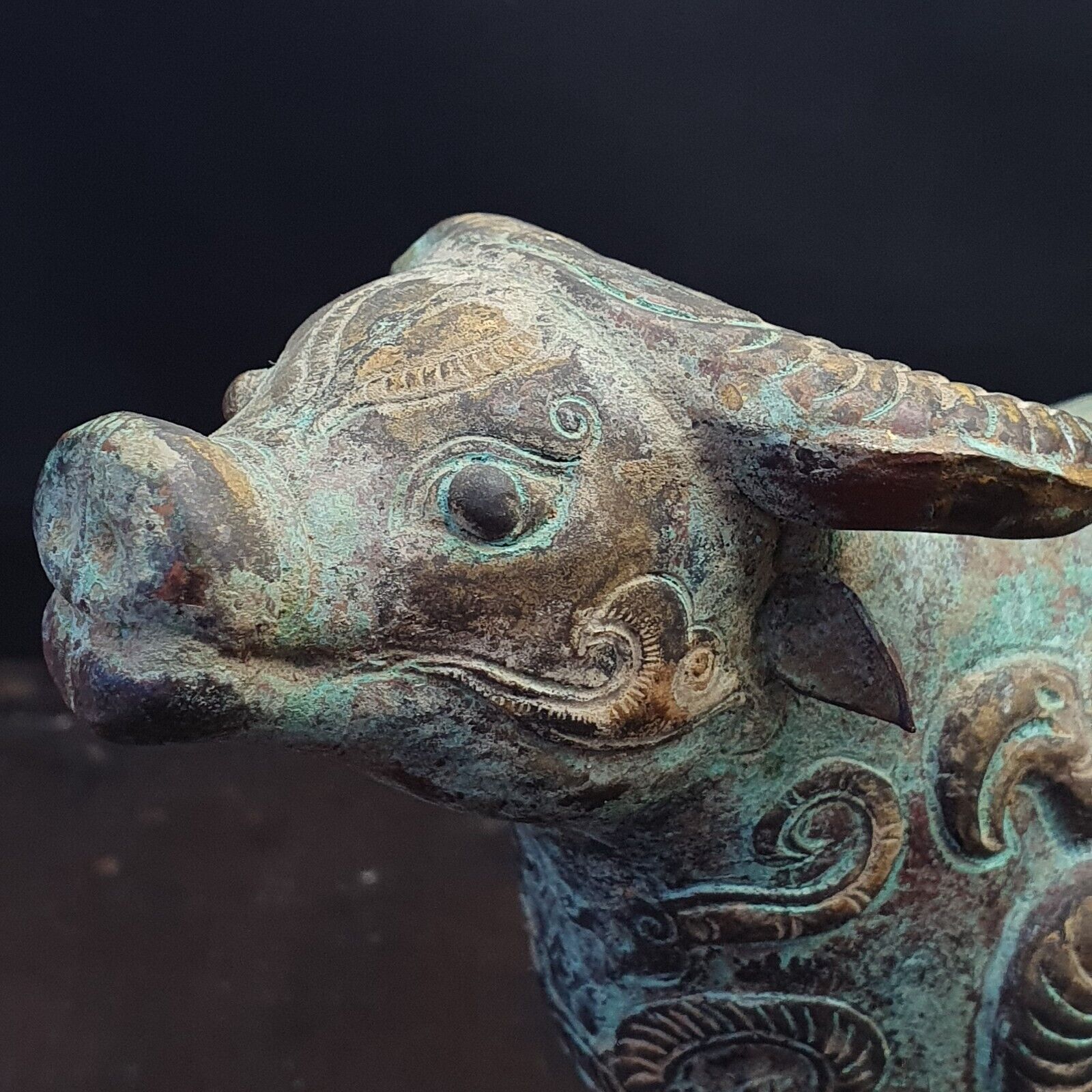 Antique Chinese civilization bronze Brass cow figure Rare find Mystical Figures