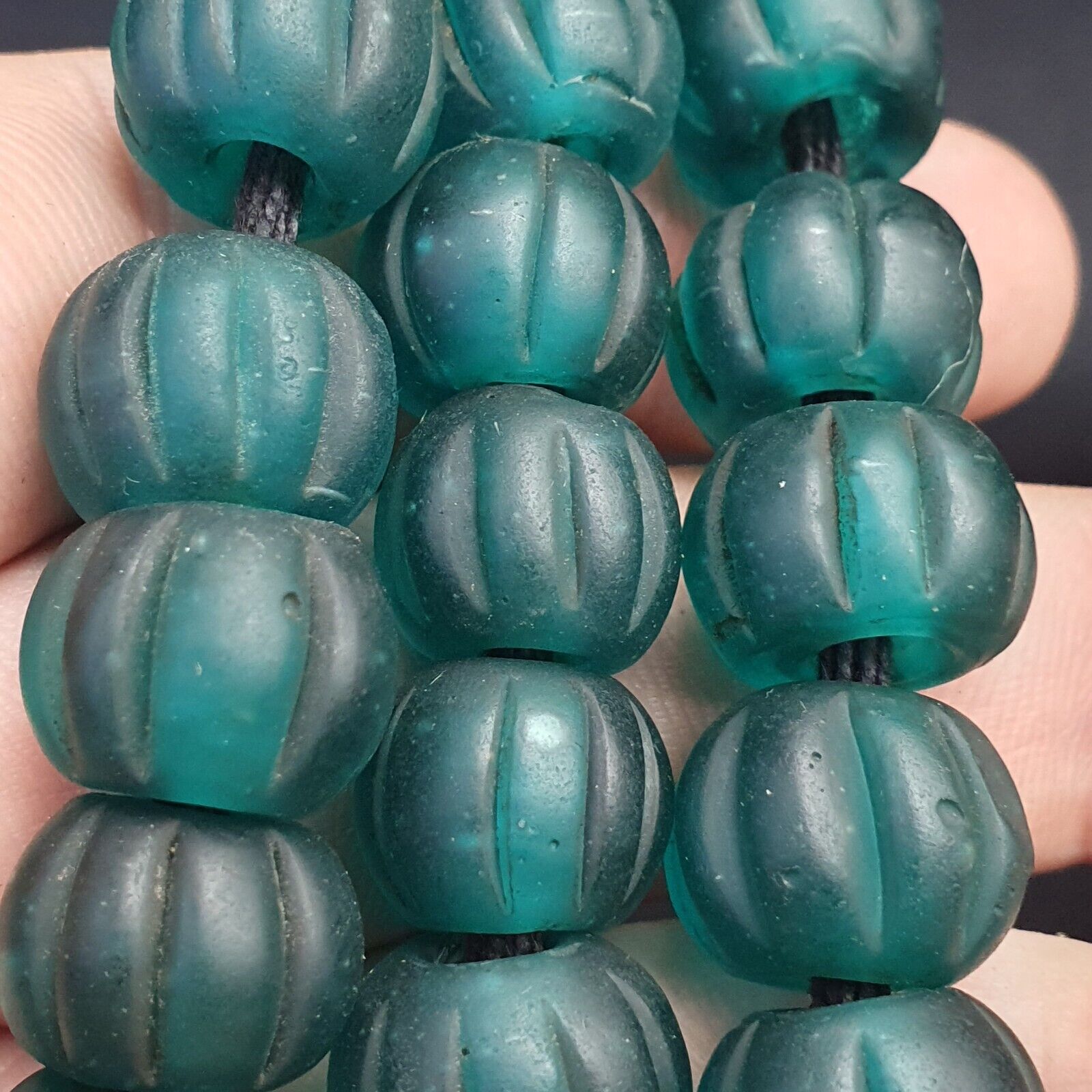 BEAUTIFUL OLD AFRICAN Green GLASS ANTIQUE BEADS 13-14MM