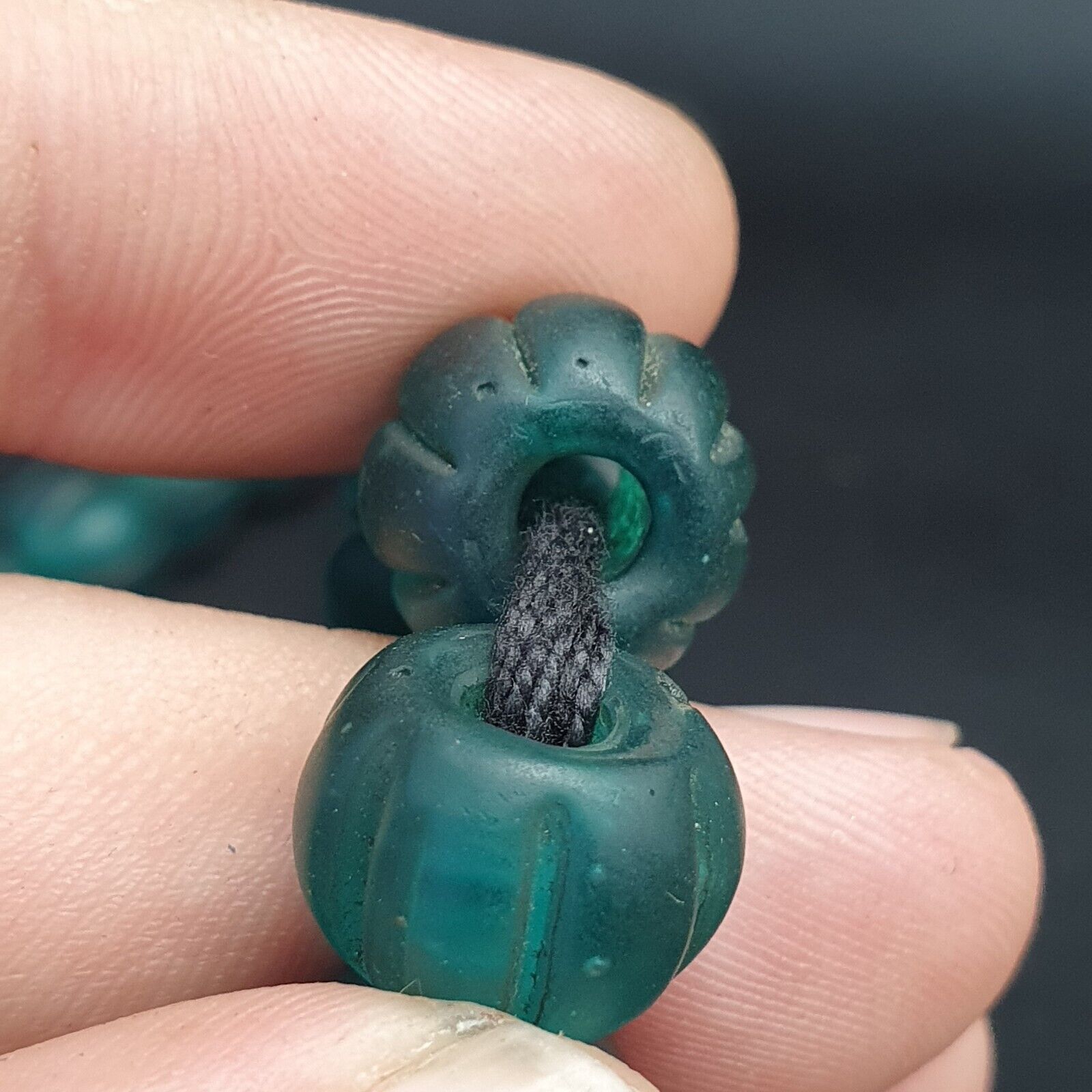 BEAUTIFUL OLD AFRICAN Green GLASS ANTIQUE BEADS 13-14MM