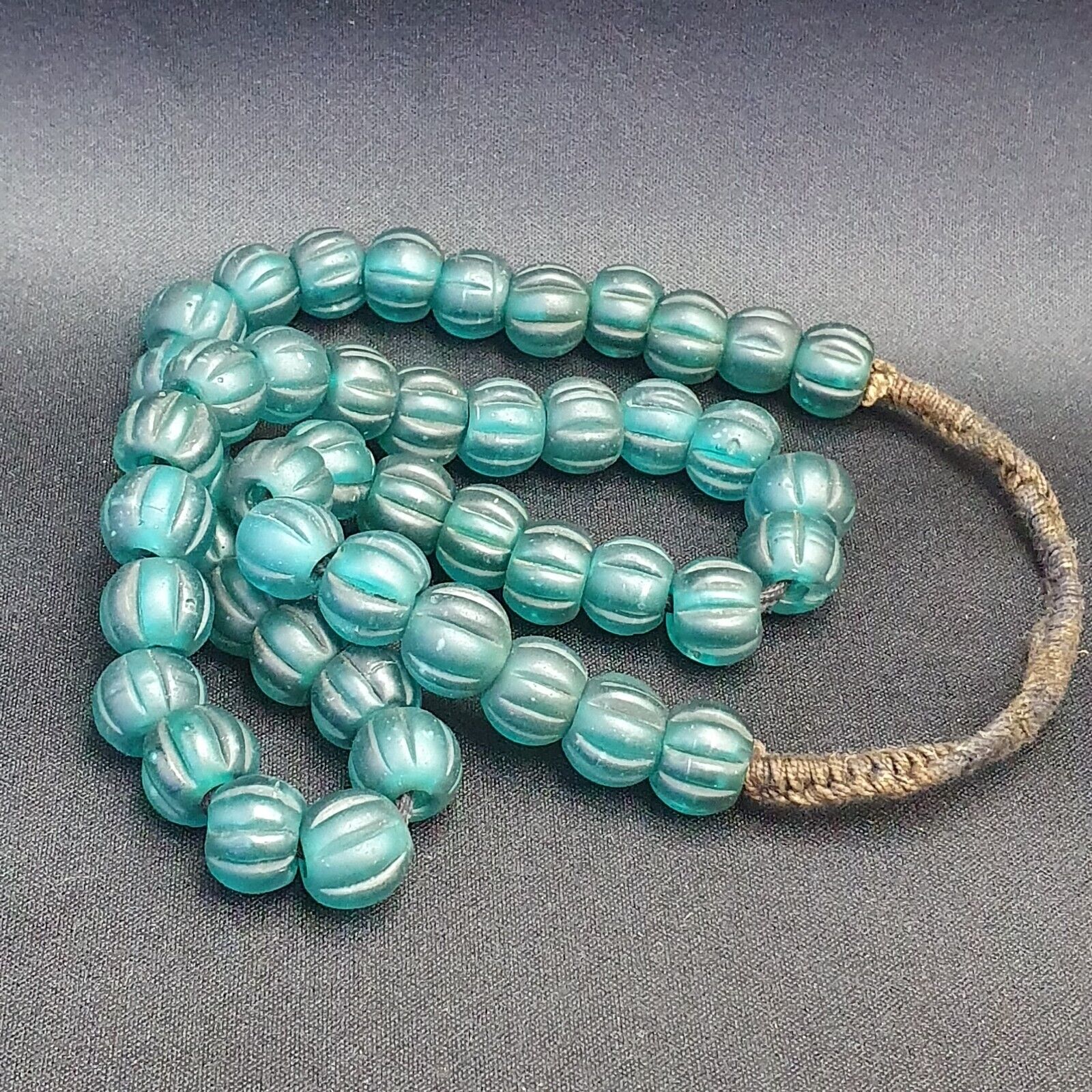 BEAUTIFUL OLD AFRICAN Green GLASS ANTIQUE BEADS 13-14MM