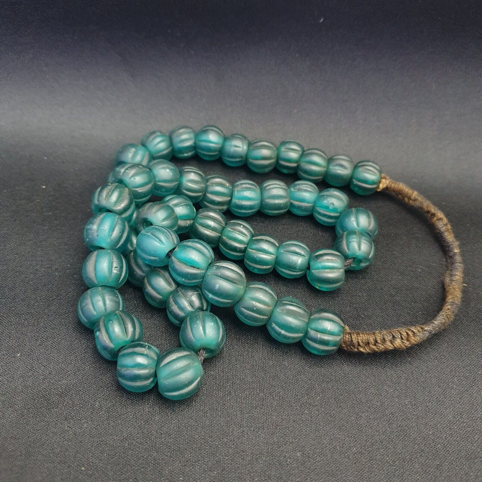 BEAUTIFUL OLD AFRICAN Green GLASS ANTIQUE BEADS 13-14MM