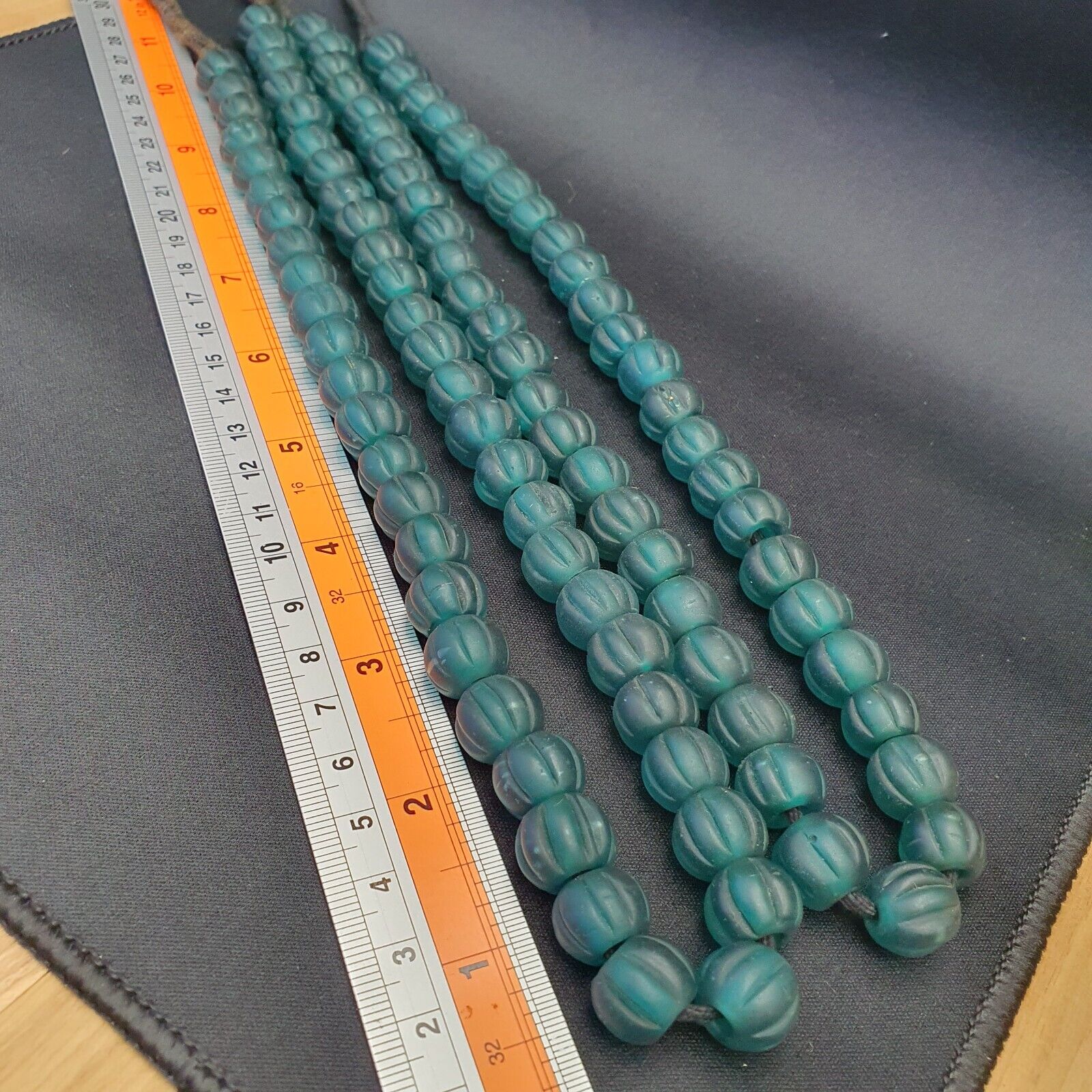 BEAUTIFUL OLD AFRICAN Green GLASS ANTIQUE BEADS 13-14MM