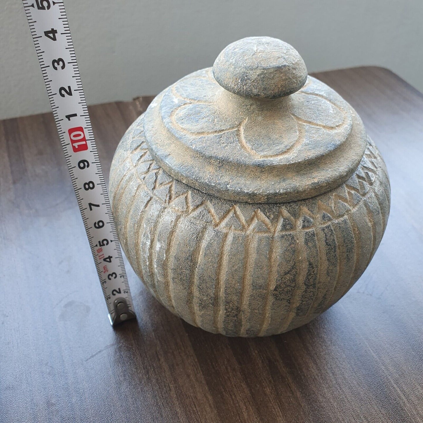 斯瓦特山谷手工雕刻的古董硬石花瓶