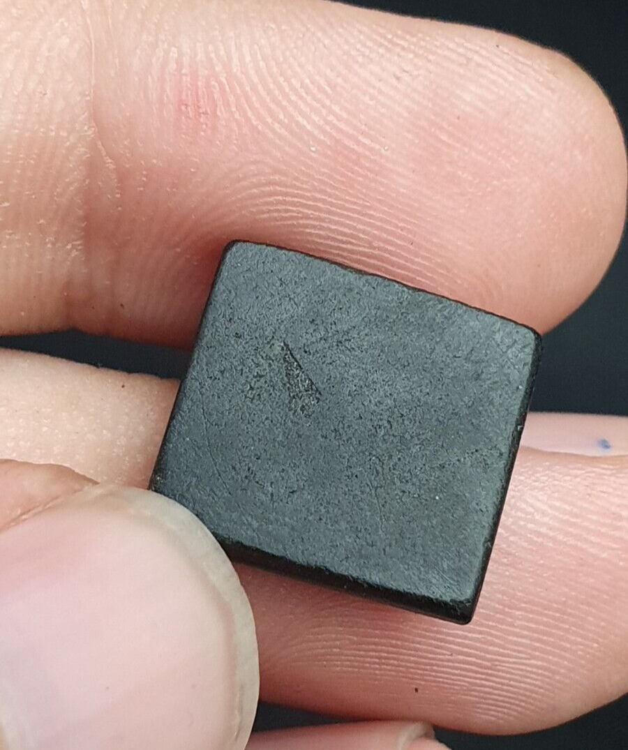 Antikes antikes Stempelsiegeltier aus dunkelgrünem Jadestein aus dem Nahen Osten