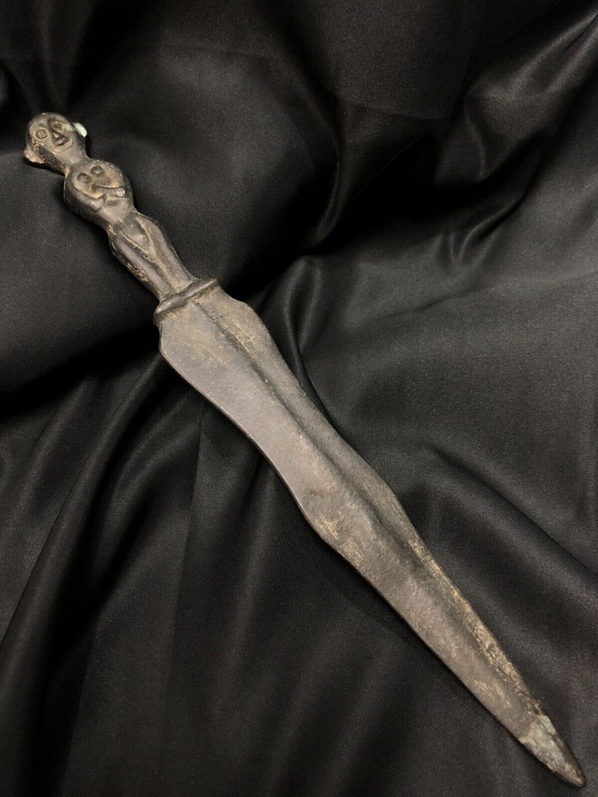 Antique WONDERFUL BRONZE DAGGER SHORT SWORD With Human Heads Handle