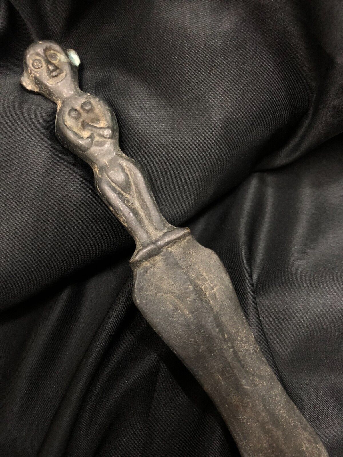 Antique WONDERFUL BRONZE DAGGER SHORT SWORD With Human Heads Handle