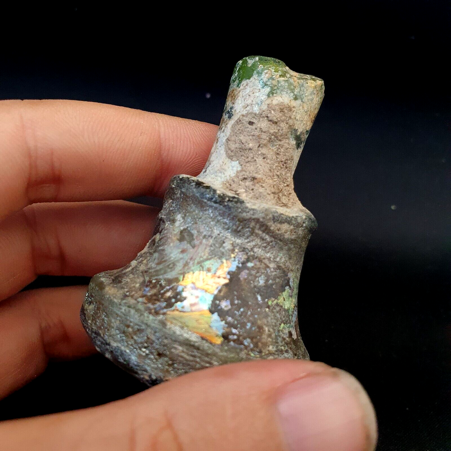 Antike römische schillernde Medizin- oder Duftglasflasche aus Glas