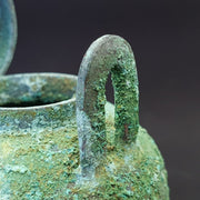 古董青銅藥或香水壺，帶手柄綠色生鏽銅綠