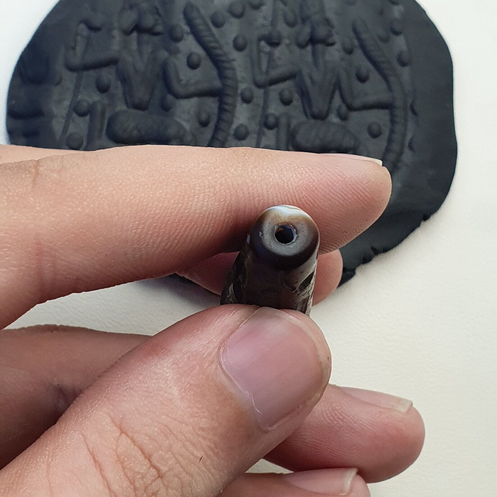 Antique Ancient INDO Tibetan Carving Agate Eye stone Bead Amulet Intaglio