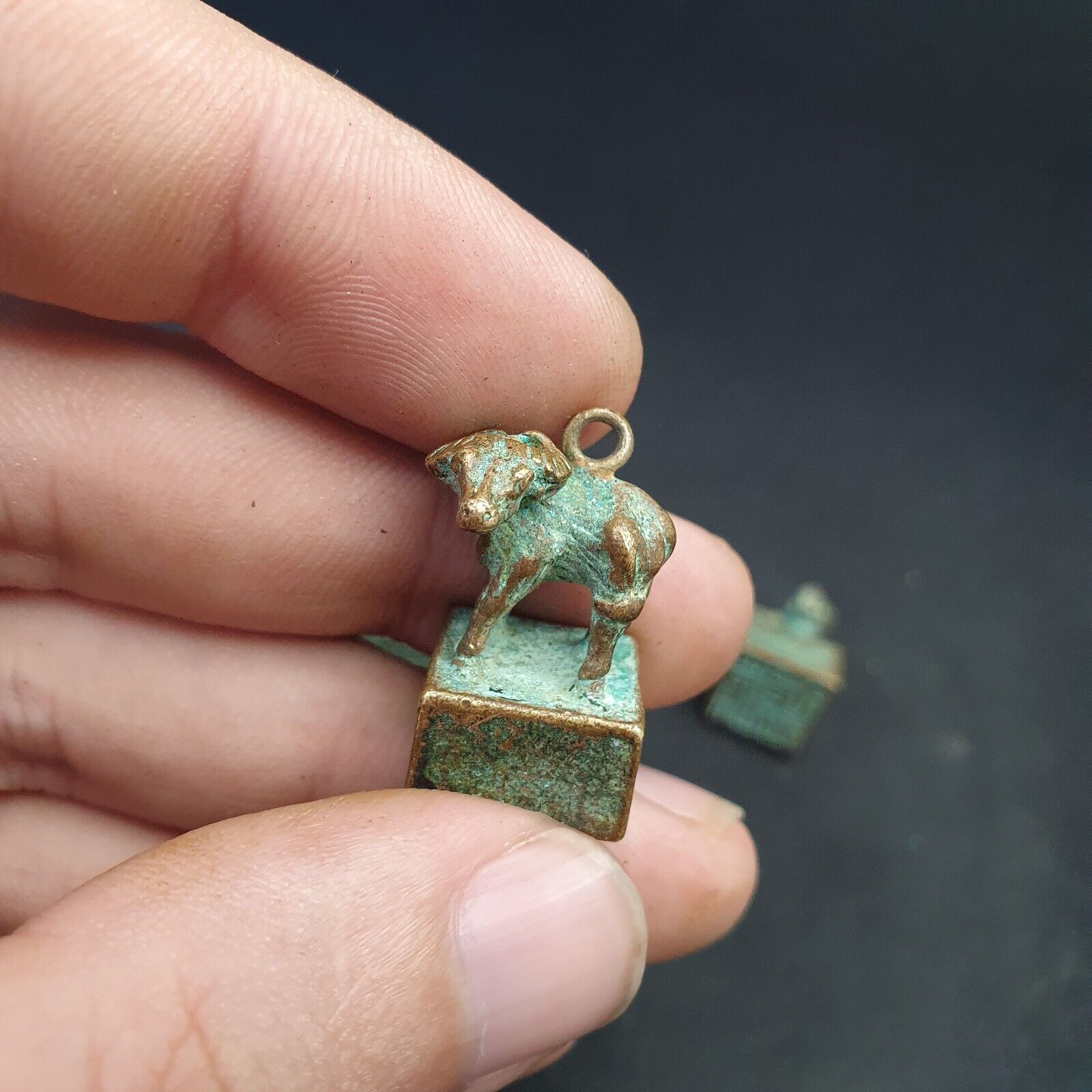 Antike chinesische Bronze Tiere Siegel Stempel schöne Patina 10 Stück Lot 