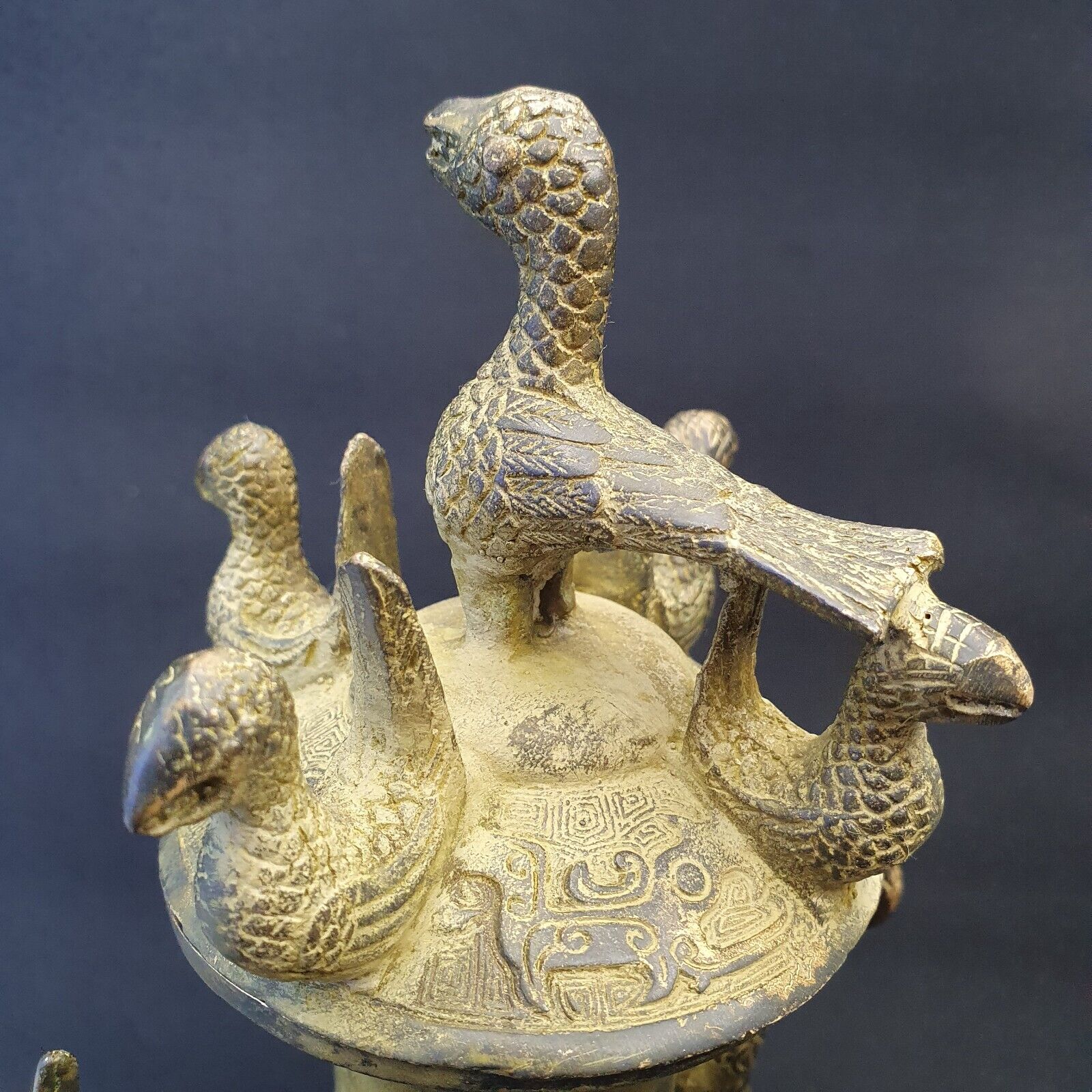 Antike chinesische Bronze-Bronzeware aus der Shang- und Zhou-Dynastie, Trinkkelch aus Bronze