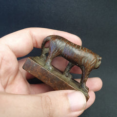 Antiker chinesischer Löwe-Gelehrten-Siegel-Stempel aus Messing und Bronze. Schöne Patina 