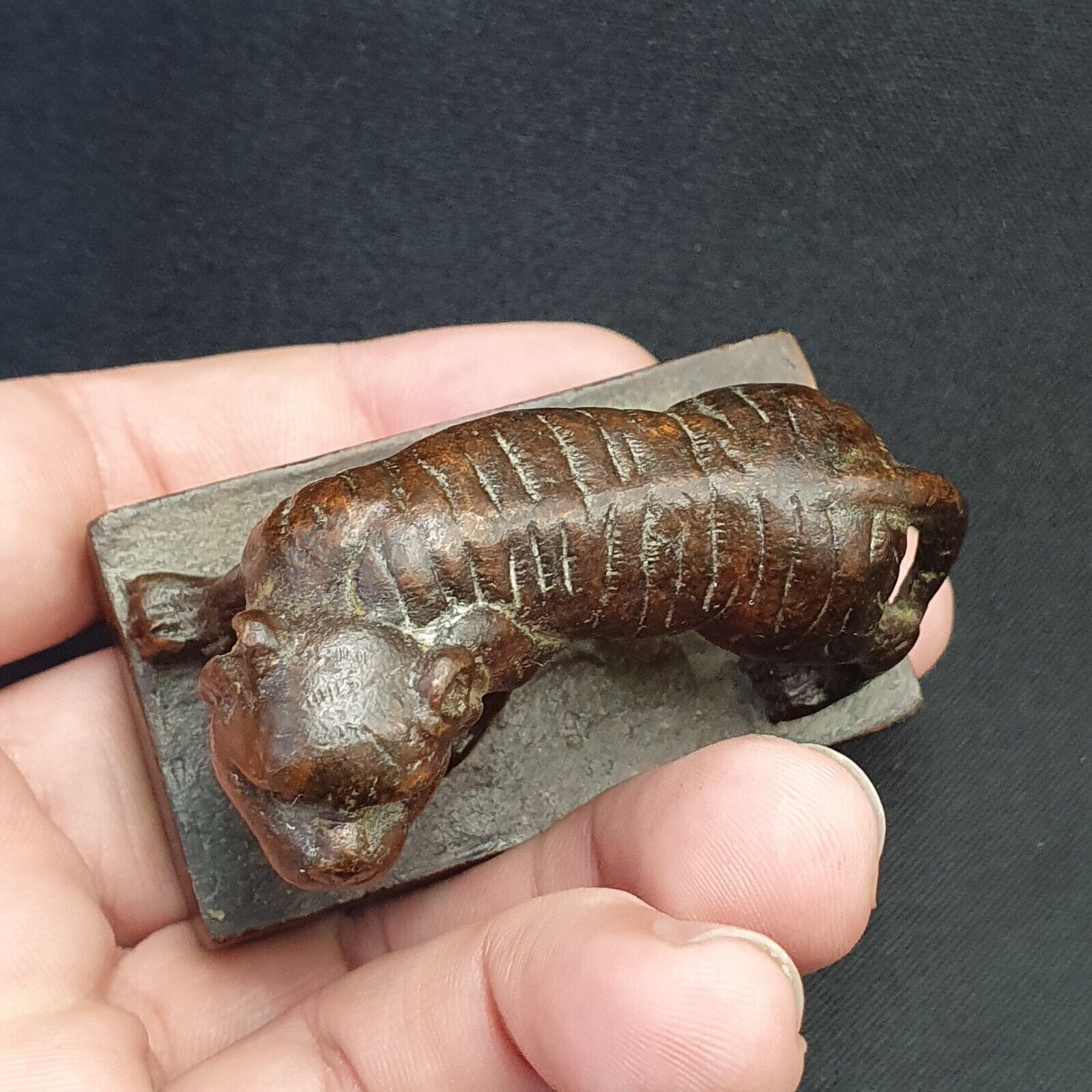 Antiker chinesischer Löwe-Gelehrten-Siegel-Stempel aus Messing und Bronze. Schöne Patina 
