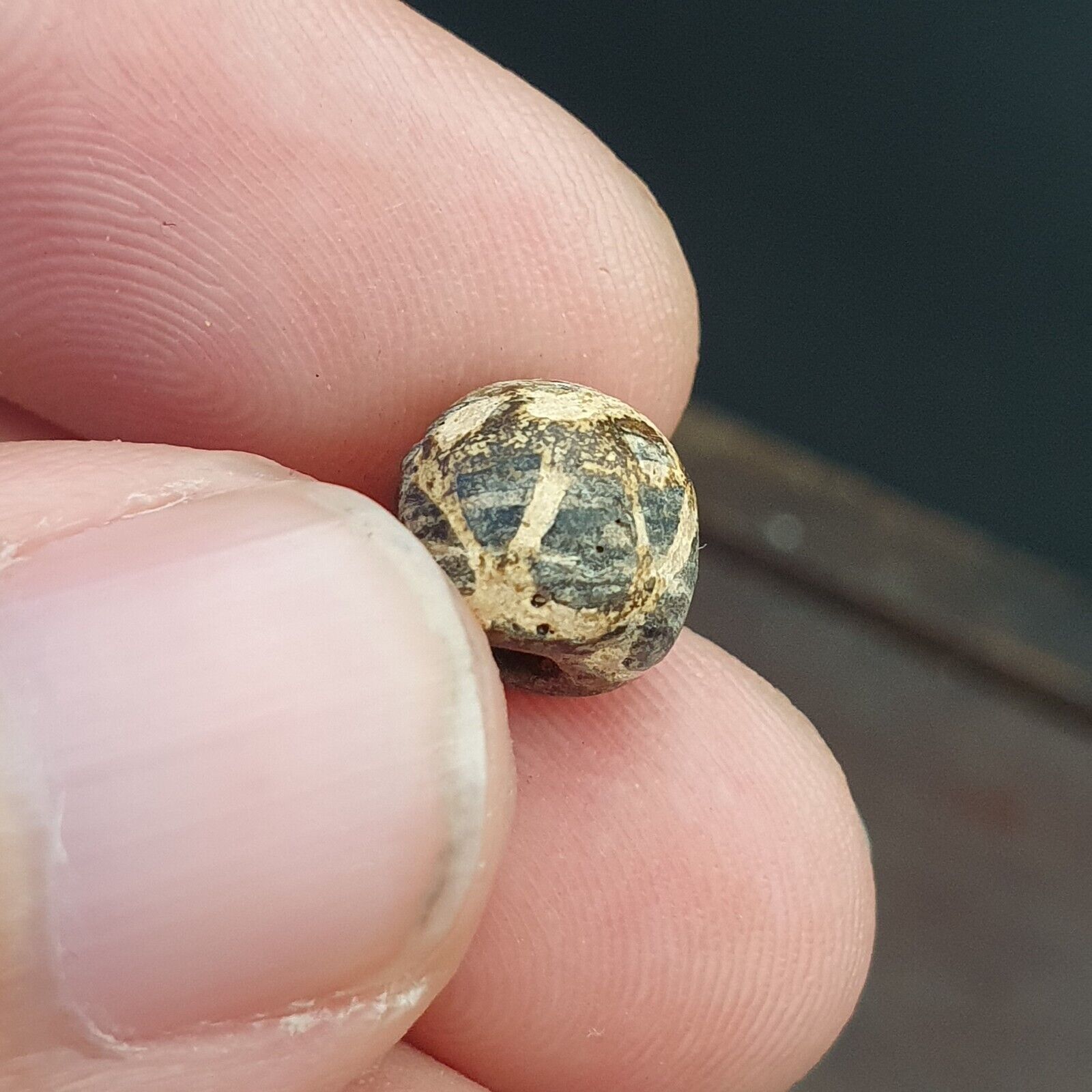 LOT  5 ANCIENT ROMAN . MOSAIC GLASS BEAD. 300 - 200 A.D LT-RB500