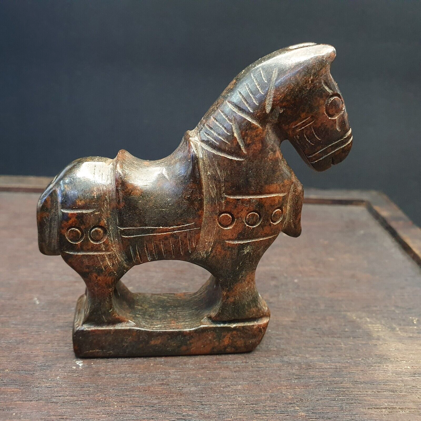 仿古石中國玉石手工雕刻神秘馬雕像