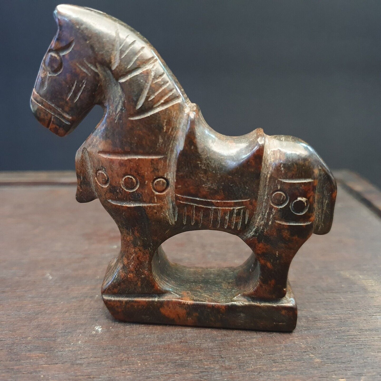 仿古石中國玉石手工雕刻神秘馬雕像