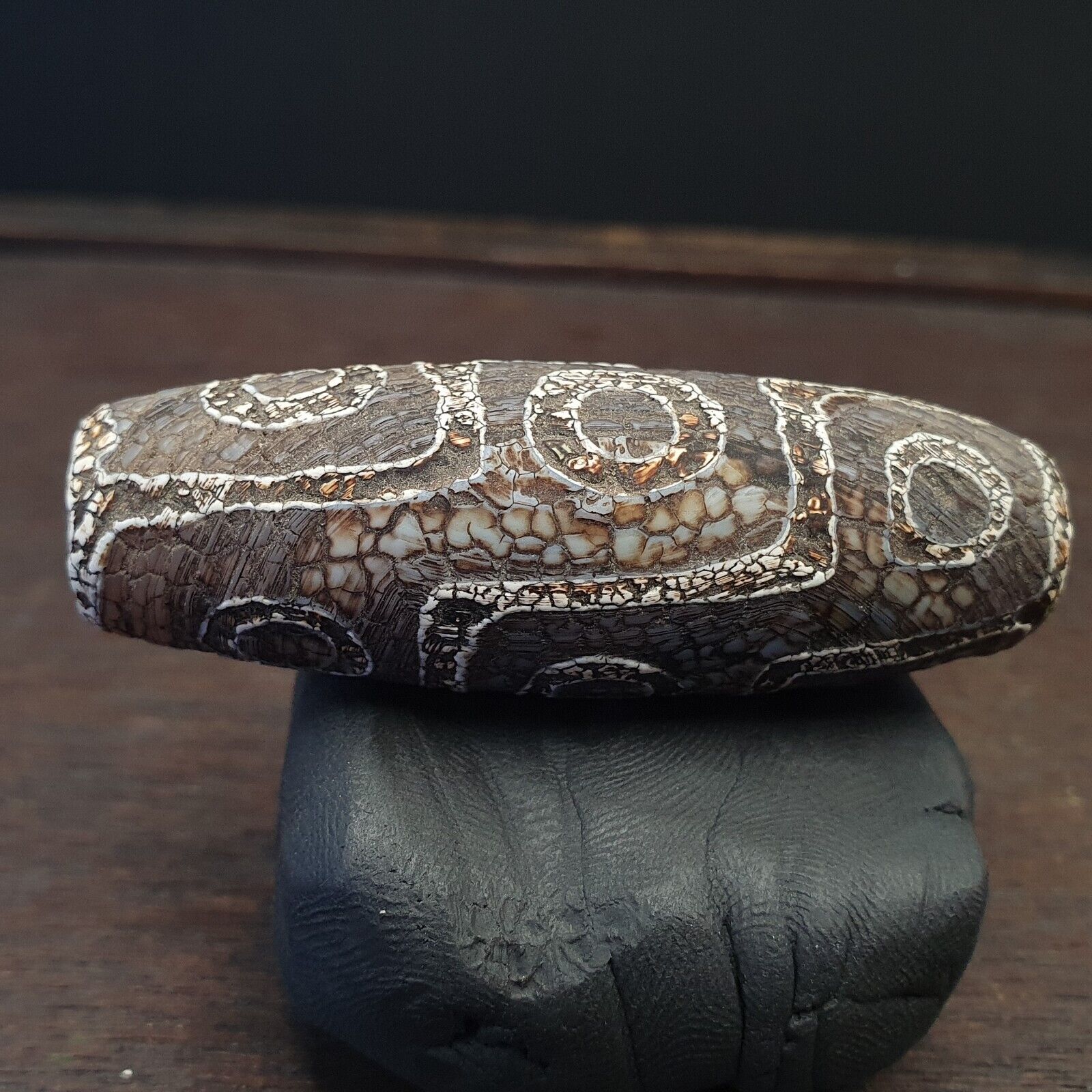 Beautiful Himalayan Indo Tibetan rare Patterns Dzi Amulet Bead