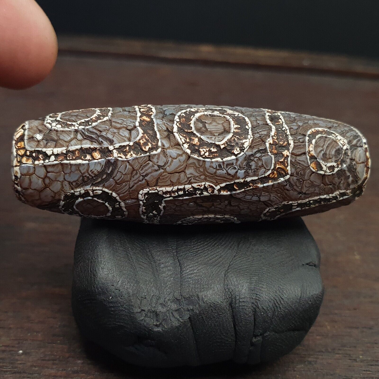 Beautiful Himalayan Indo Tibetan rare Patterns Dzi Amulet Bead