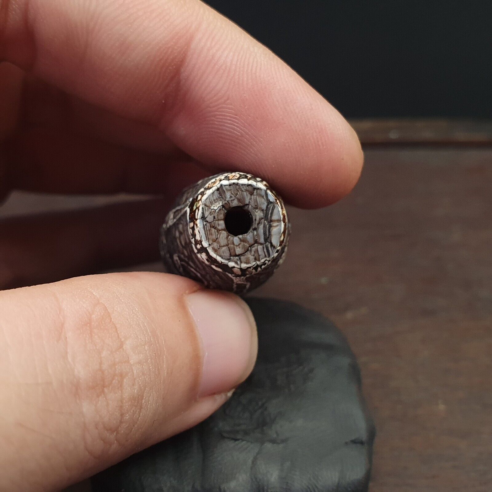 Beautiful Himalayan Indo Tibetan rare Patterns Dzi Amulet Bead