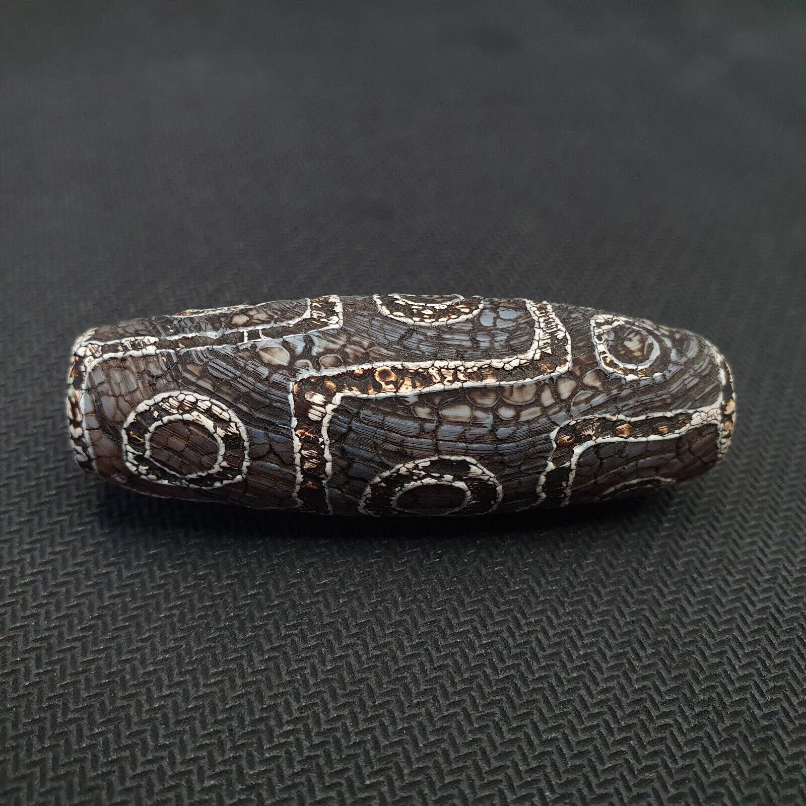 Beautiful Himalayan Indo Tibetan rare Patterns Dzi Amulet Bead